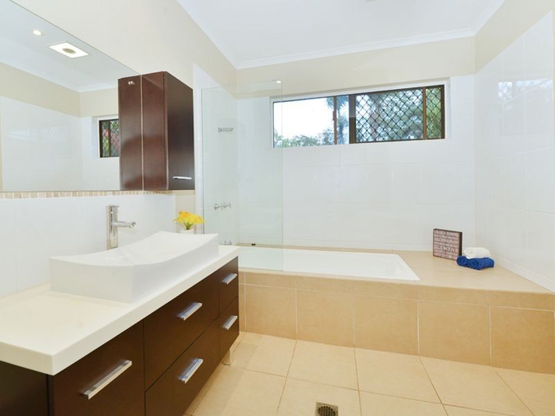 3 Iona Close, Edge Hill QLD 4870