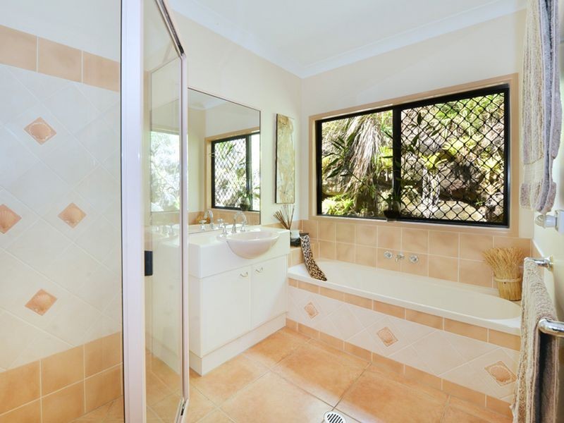 2 Yvette Court, Brinsmead QLD 4870