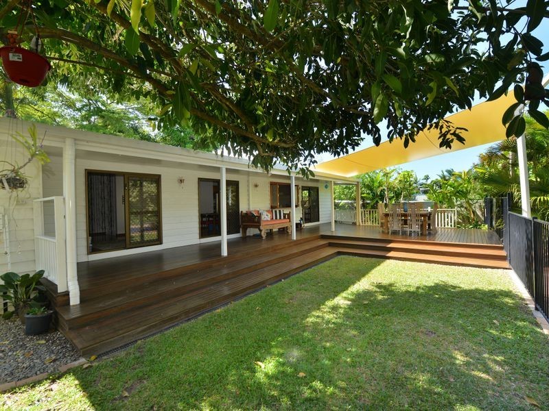 17 Avon Street, Stratford QLD 4870