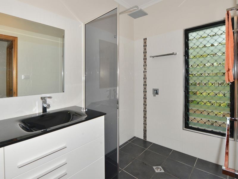 18 Oleander Drive, Yungaburra QLD 4884