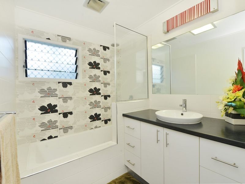 12 Purbeck Place, Edge Hill QLD 4870
