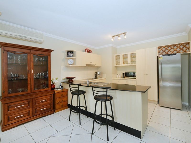 7/312 Lake Street, Cairns North QLD 4870