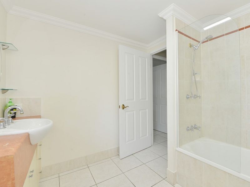 7/312 Lake Street, Cairns North QLD 4870