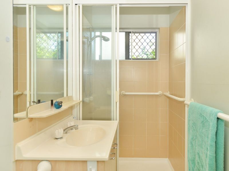 3/303 Lake Street, Cairns North QLD 4870