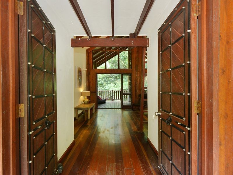 4 Glacier Rd, Kamerunga QLD 4870