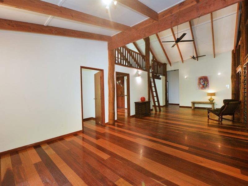 4 Glacier Rd, Kamerunga QLD 4870