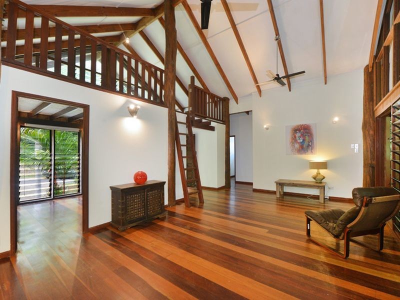 4 Glacier Rd, Kamerunga QLD 4870