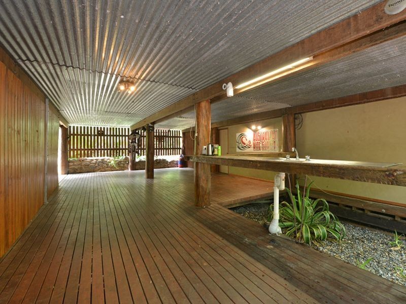 4 Glacier Rd, Kamerunga QLD 4870