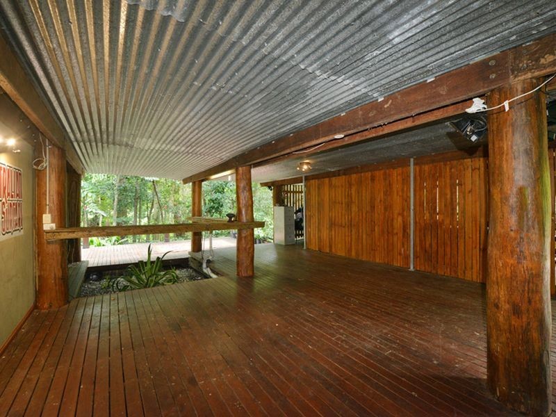 4 Glacier Rd, Kamerunga QLD 4870