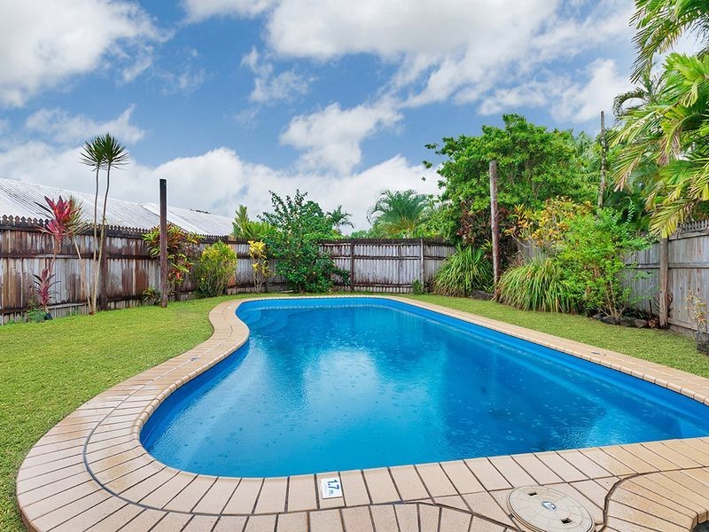 4/6 Maytown Close, Manoora QLD 4870