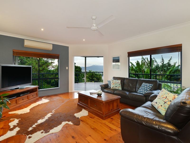 8 Philp Close, Kanimbla QLD 4870