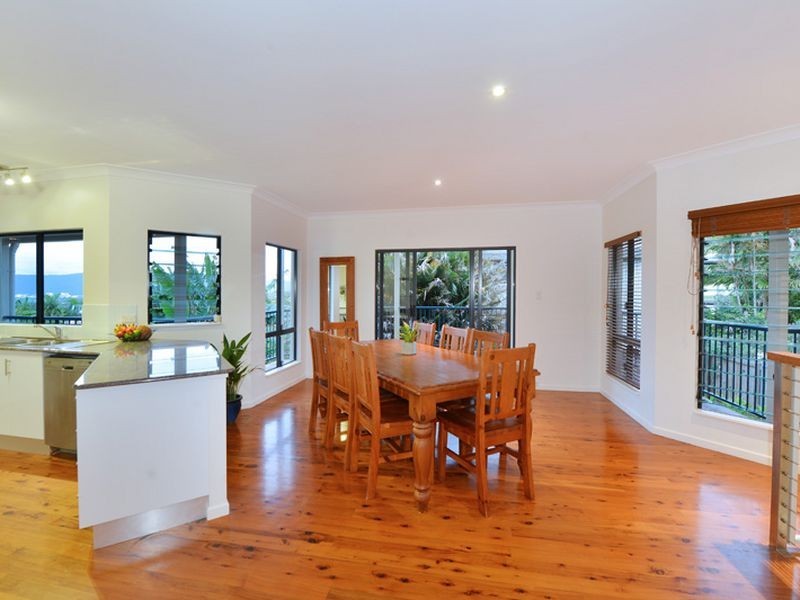 8 Philp Close, Kanimbla QLD 4870