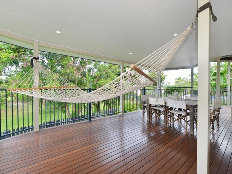 8 Philp Close, Kanimbla QLD 4870