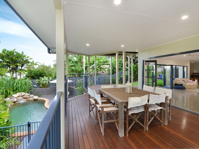 8 Philp Close, Kanimbla QLD 4870