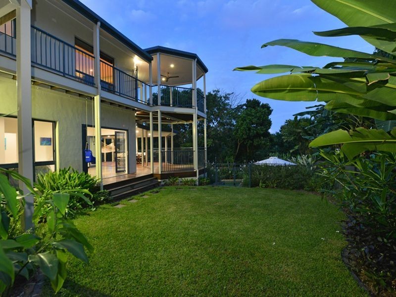 8 Philp Close, Kanimbla QLD 4870