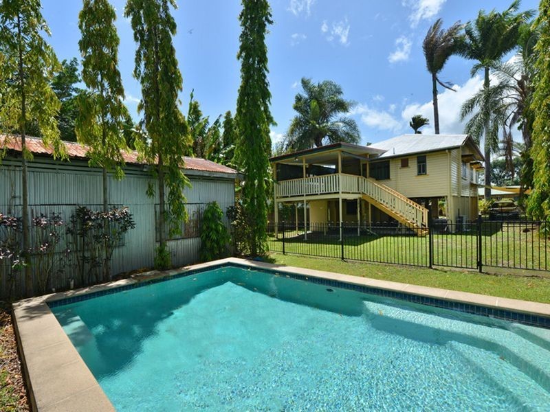 14 Barr Street, Earlville QLD 4870