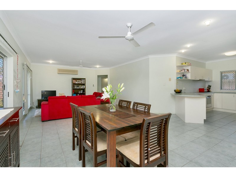 4 Colonial Close, Redlynch QLD 4870