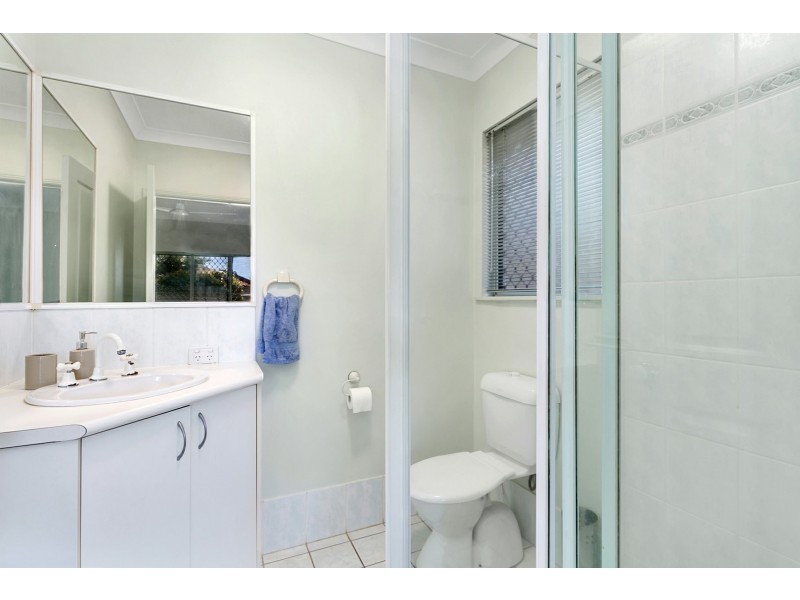4 Colonial Close, Redlynch QLD 4870