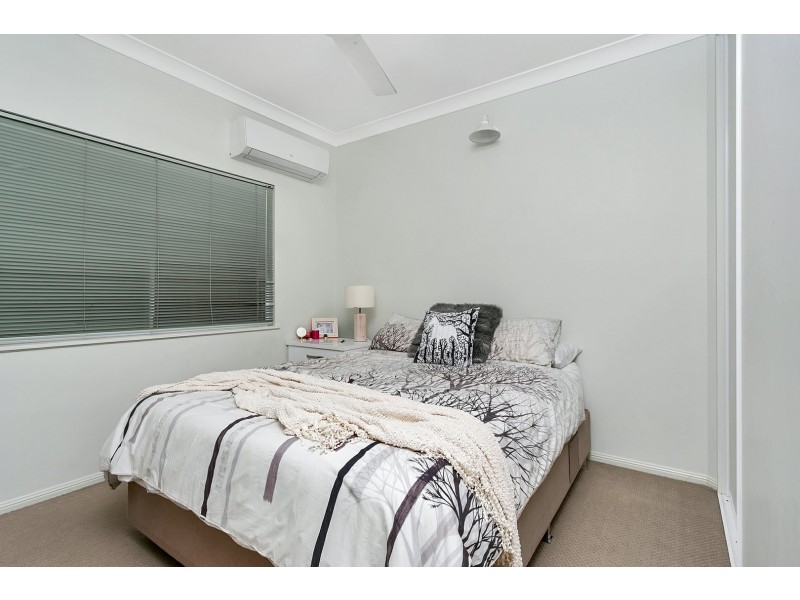 4 Colonial Close, Redlynch QLD 4870