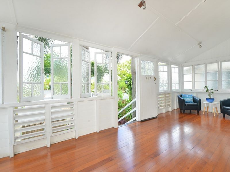 257 Mcleod Street, Cairns North QLD 4870