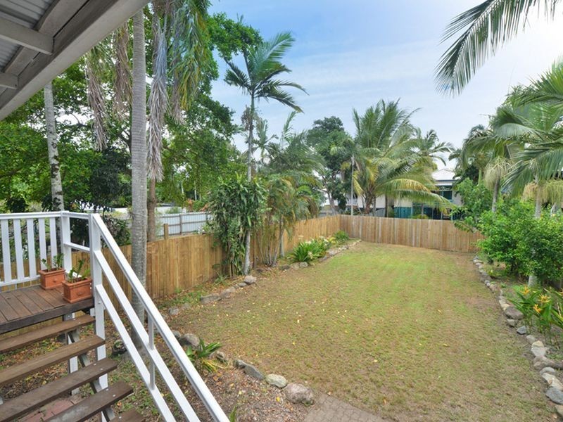 257 Mcleod Street, Cairns North QLD 4870
