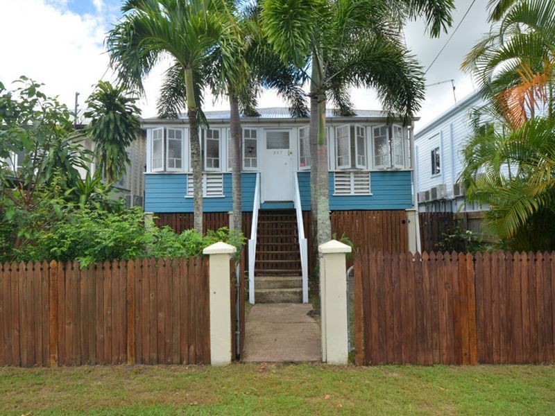 257 Mcleod Street, Cairns North QLD 4870