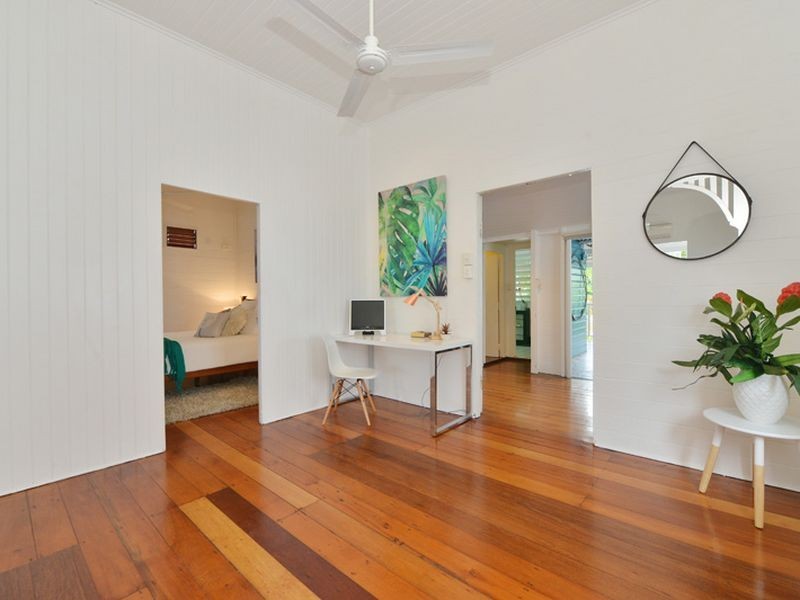 257 Mcleod Street, Cairns North QLD 4870