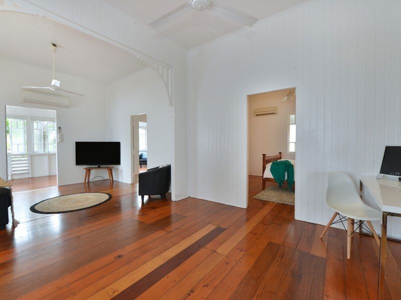 257 Mcleod Street, Cairns North QLD 4870