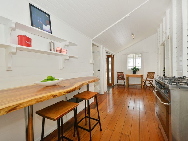 257 Mcleod Street, Cairns North QLD 4870