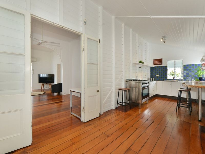 257 Mcleod Street, Cairns North QLD 4870