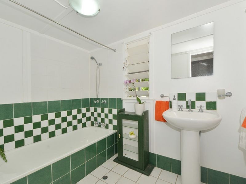 257 Mcleod Street, Cairns North QLD 4870