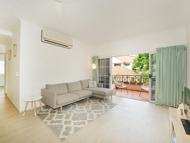 38/327 Lake Street, Cairns North QLD 4870
