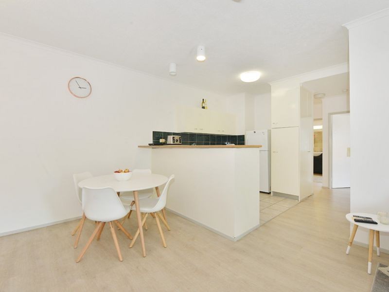 38/327 Lake Street, Cairns North QLD 4870