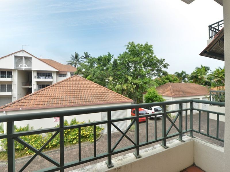 38/327 Lake Street, Cairns North QLD 4870