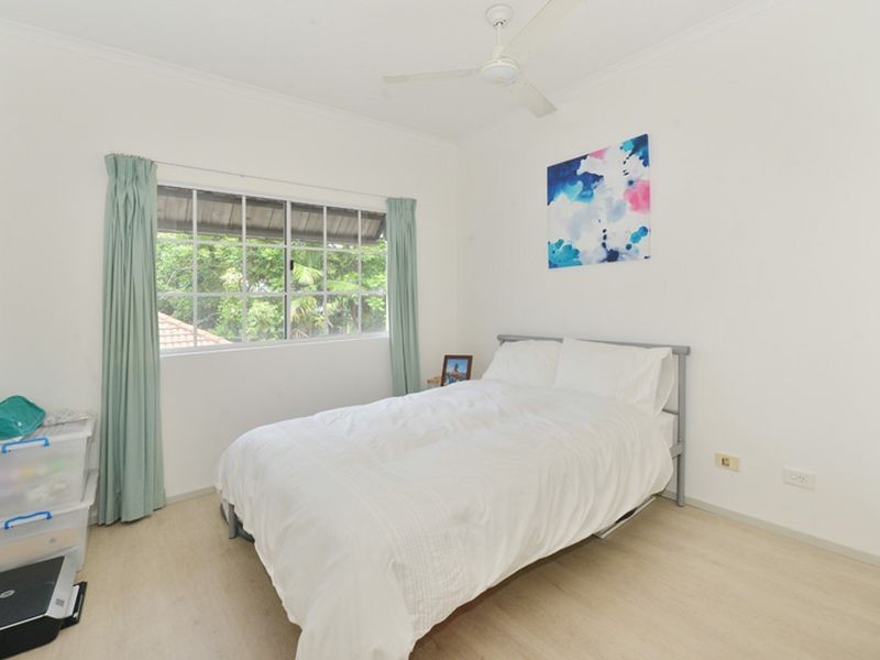 38/327 Lake Street, Cairns North QLD 4870