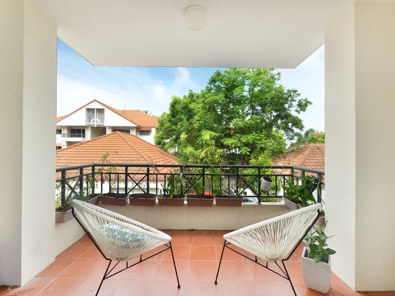 38/327 Lake Street, Cairns North QLD 4870
