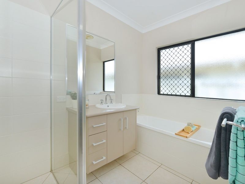 11 Totley Chase, Trinity Park QLD 4879