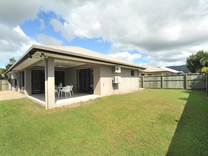11 Totley Chase, Trinity Park QLD 4879