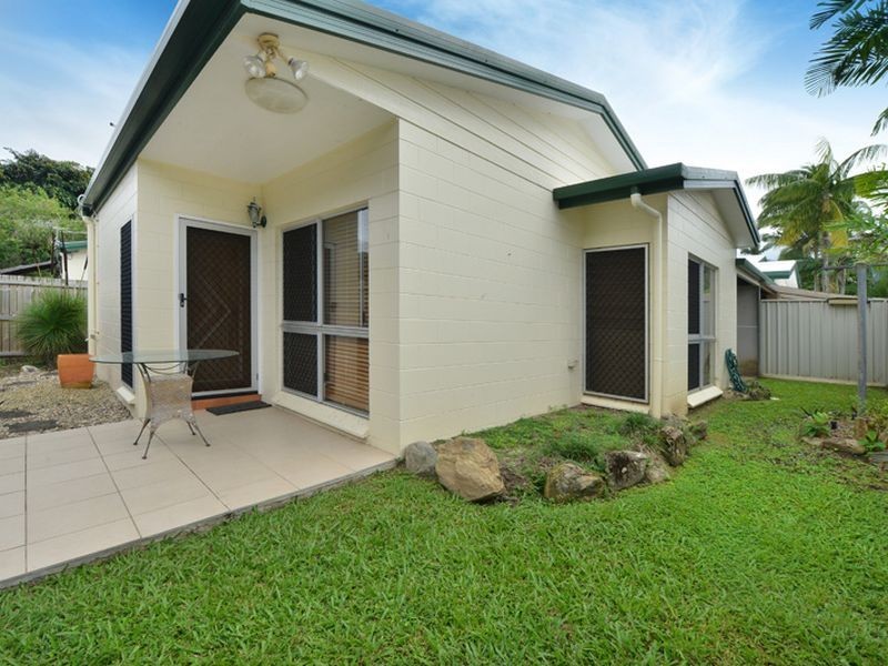 UNIT 2/27 Brooks Street, Whitfield QLD 4870