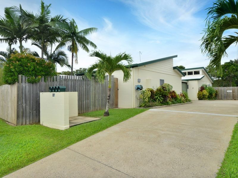 UNIT 2/27 Brooks Street, Whitfield QLD 4870