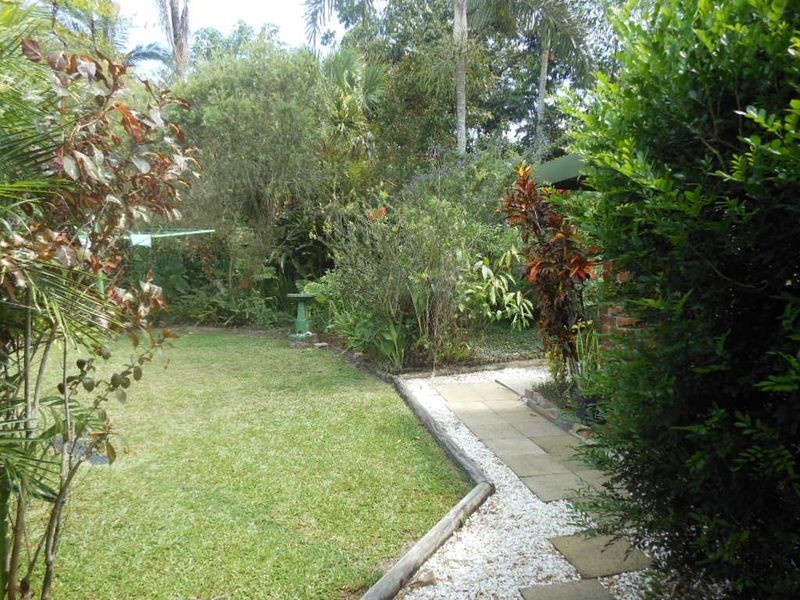 12 Stirling Street, Whitfield QLD 4870