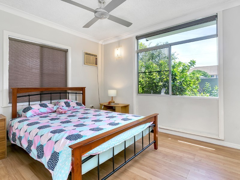 Unit 2/281 Lake Street, Cairns North QLD 4870