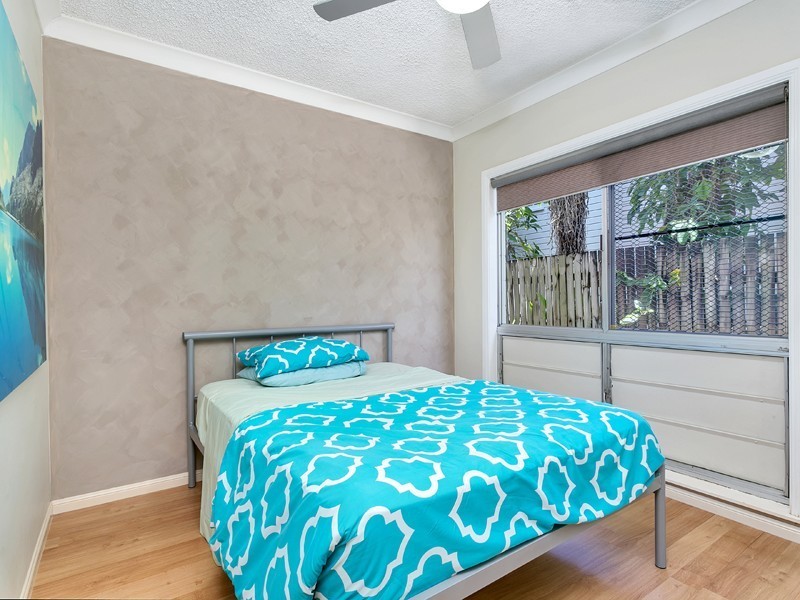 Unit 2/281 Lake Street, Cairns North QLD 4870