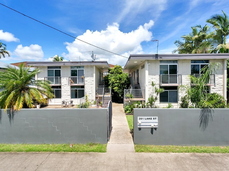 Unit 2/281 Lake Street, Cairns North QLD 4870
