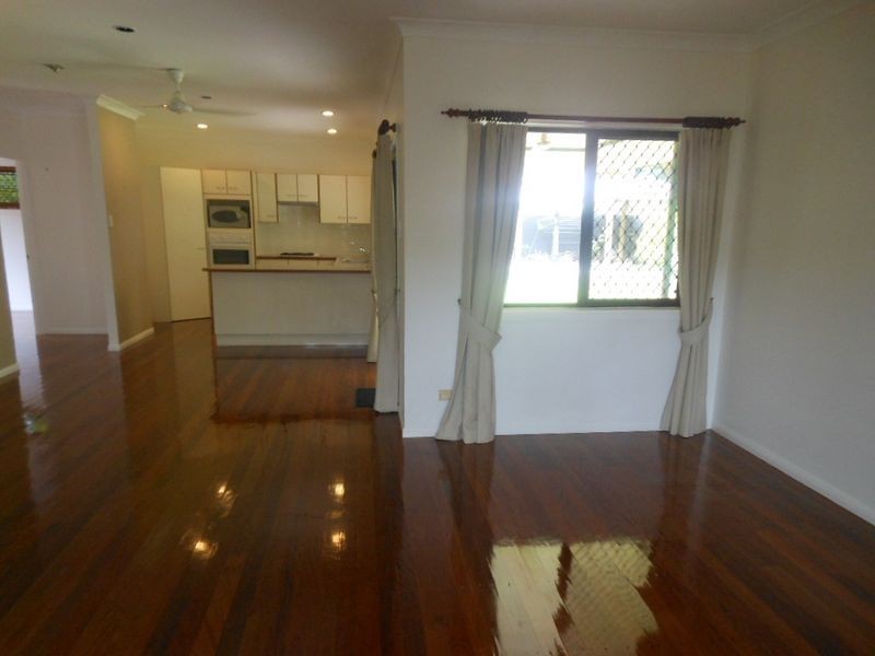 11 Greenford Close, Brinsmead QLD 4870
