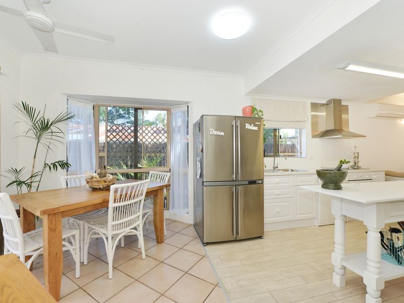 2/10 Hill Street, Manunda QLD 4870