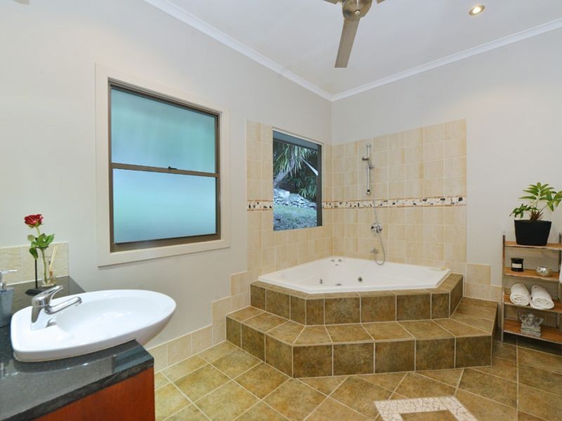 23-25 Magee Street, Aeroglen QLD 4870