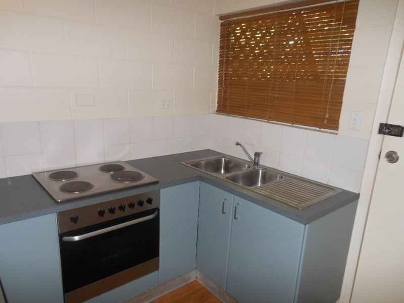 2/122 Wistaria Street, Holloways Beach QLD 4878