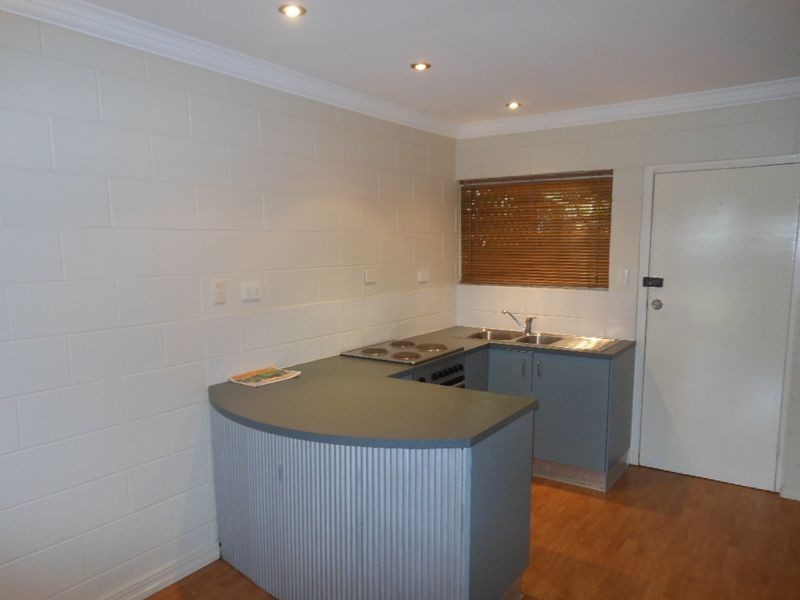 2/122 Wistaria Street, Holloways Beach QLD 4878