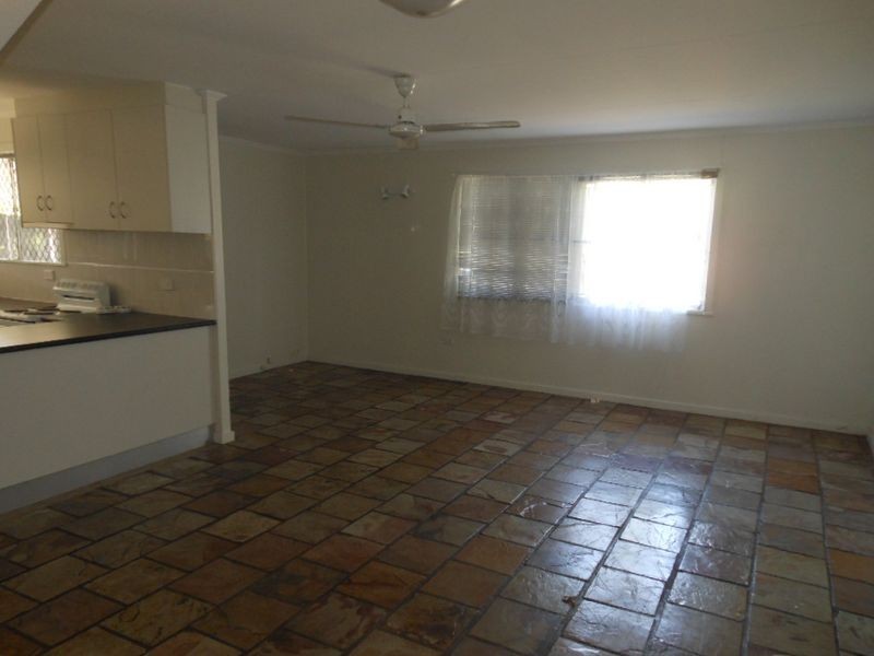 259 Aumuller Street, Westcourt QLD 4870